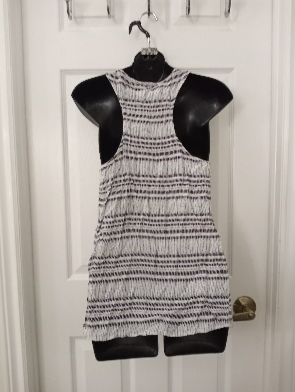 👠CYNTHIA ROWLEY Tank Top👠 - Picture 2 of 3